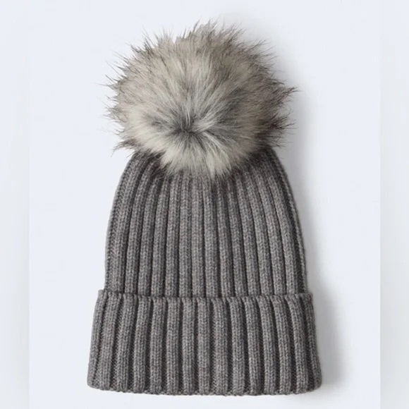 H&M  Pompom Hat - Picture 1 of 5